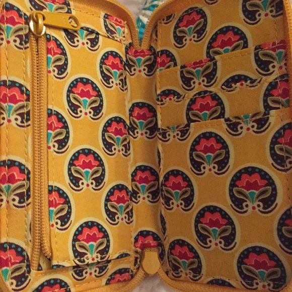 VERA BRADLEY Wristlet - Picture 3 of 4